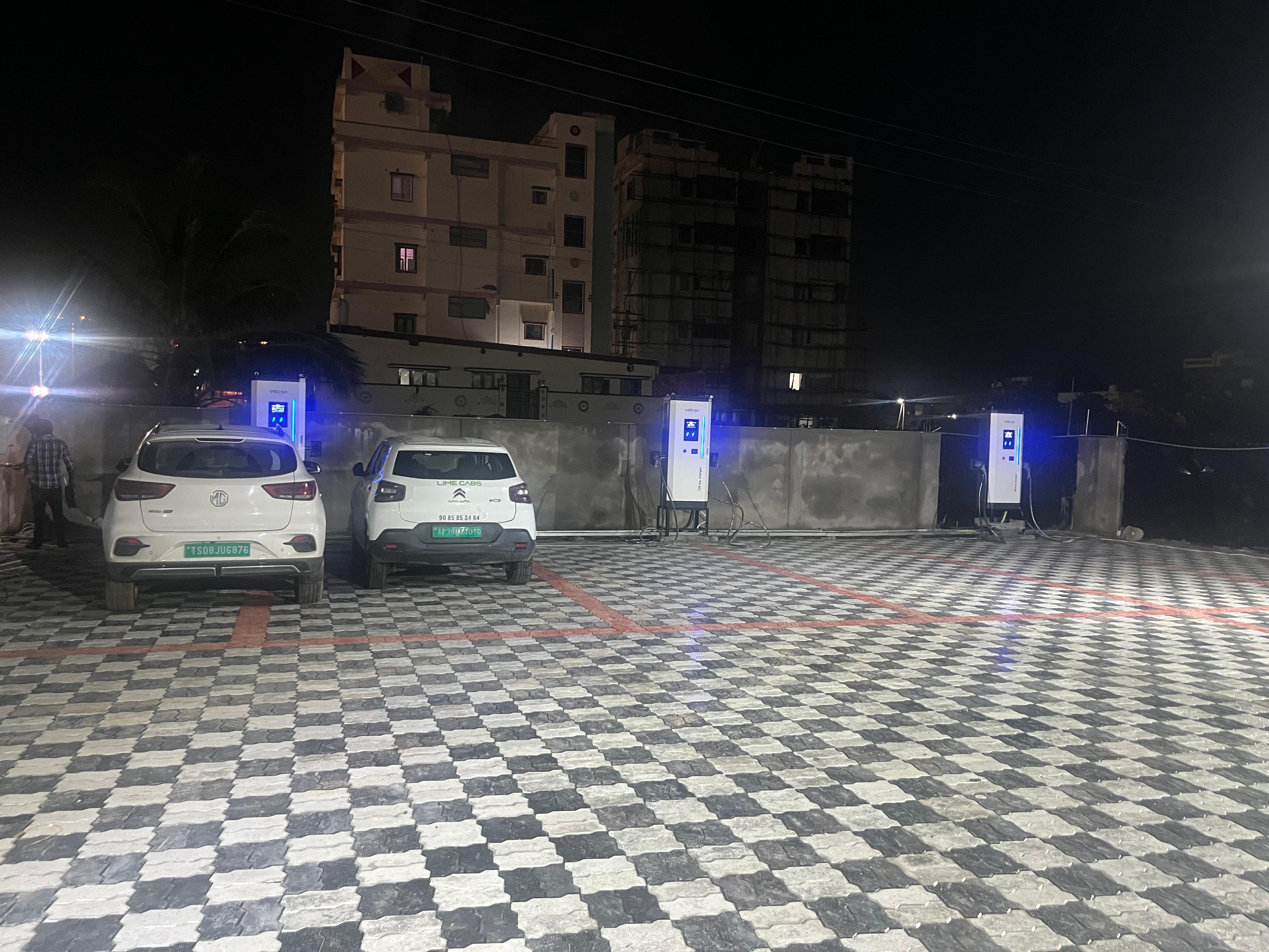https://voltran-space.blr1.digitaloceanspaces.com/null/voltran/stations/686cfe63d2faf23bcd2148d0/image_1754494761813_IMG_8437.jpeg