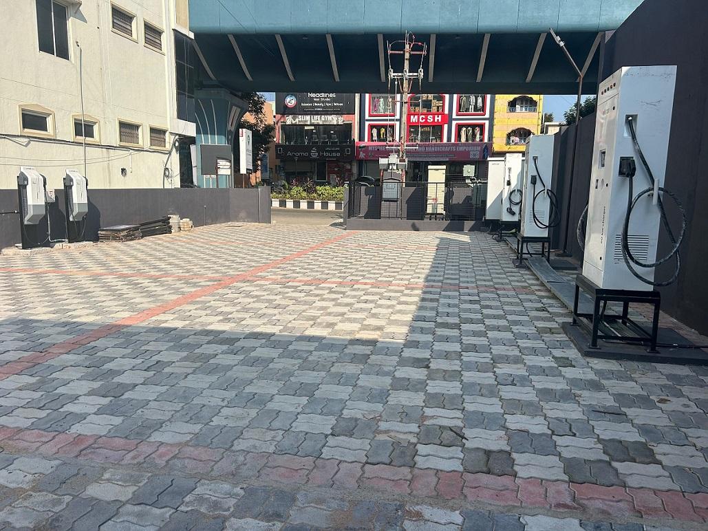https://voltran-space.blr1.digitaloceanspaces.com/voltran/stations/664485691307440aa05b9cd5/image_1733657772389_WhatsApp%20Image%202024-12-08%20at%2015.20.43.jpeg