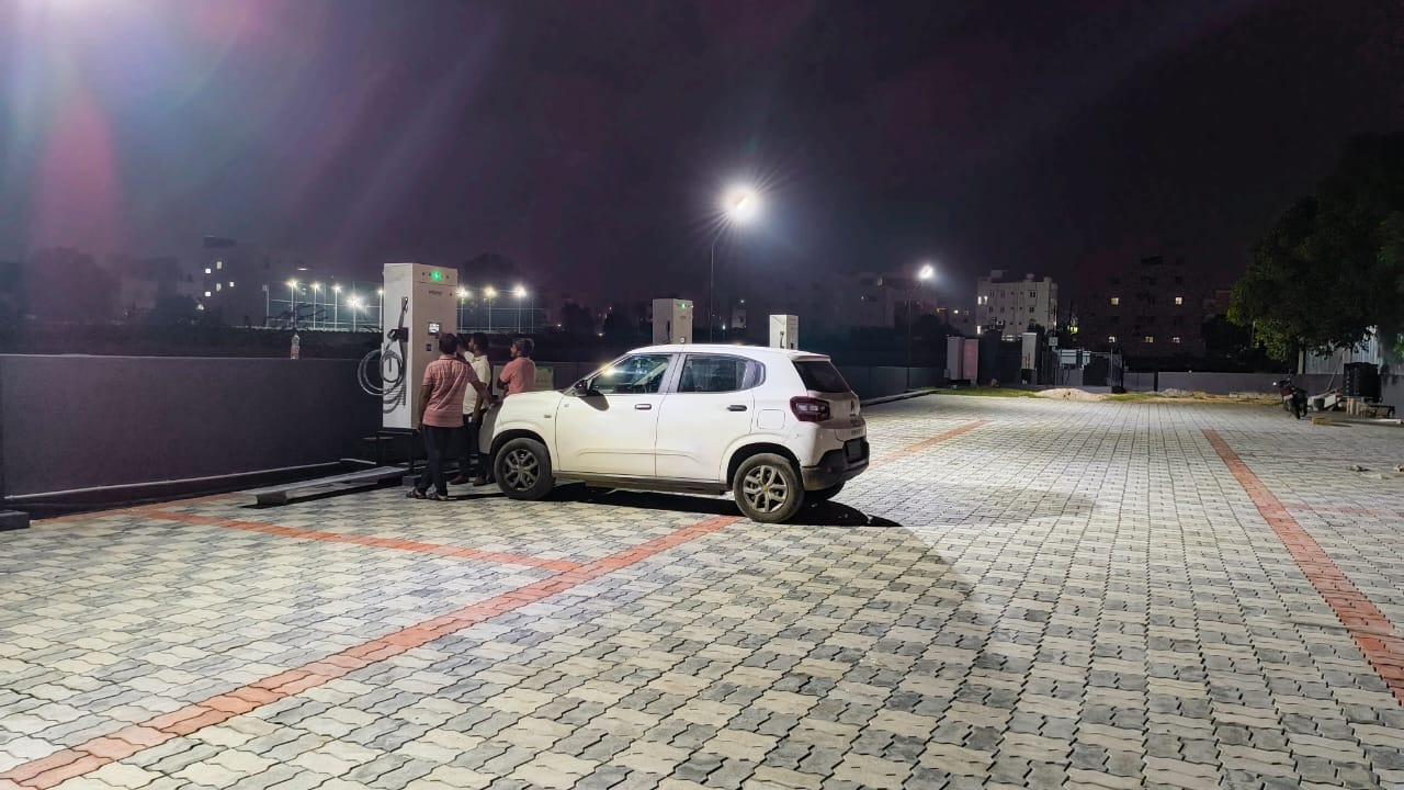 https://voltran-space.blr1.digitaloceanspaces.com/voltran/stations/66c375574bd534754f1d7dda/image_1733836353794_WhatsApp%20Image%202024-12-10%20at%2021.05.15.jpeg