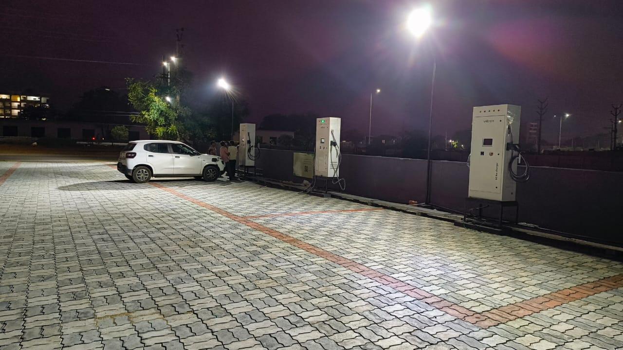 https://voltran-space.blr1.digitaloceanspaces.com/voltran/stations/66c375574bd534754f1d7dda/image_1733836372594_WhatsApp%20Image%202024-12-10%20at%2021.05.14%20%282%29.jpeg