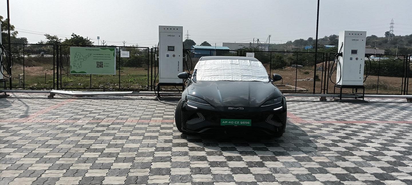 https://voltran-space.blr1.digitaloceanspaces.com/voltran/stations/66c37aa24bd534754f1d7de3/image_1733839701450_WhatsApp%20Image%202024-12-10%20at%2016.31.48.jpeg